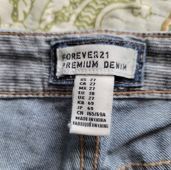 🔴2/$15 - Forever21 denim shorts womens - Picture 3 of 3